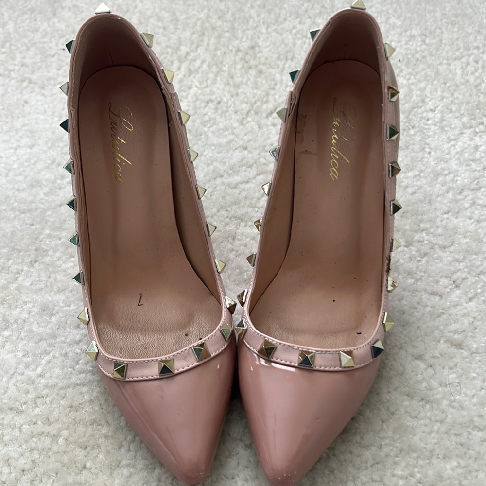 Blush ROCK STUD heels 👠